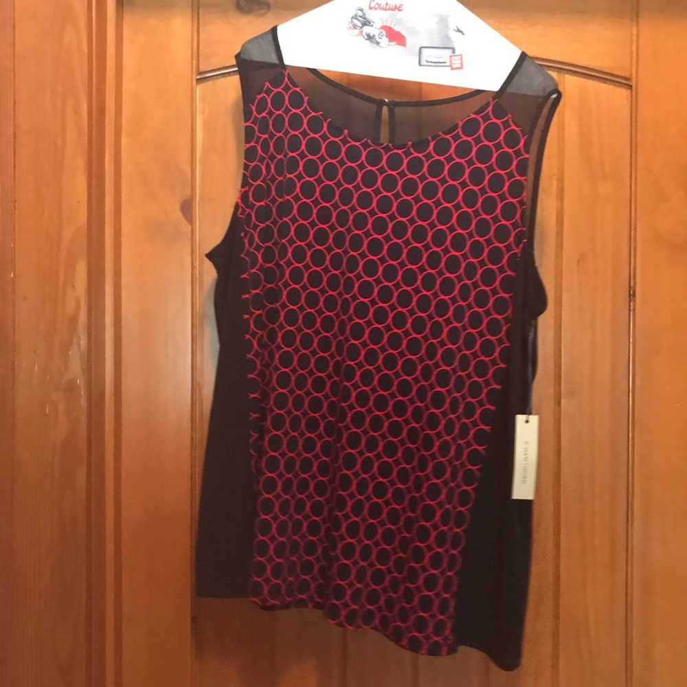 2xl Sleeveless Blouse w/ red dot overlay